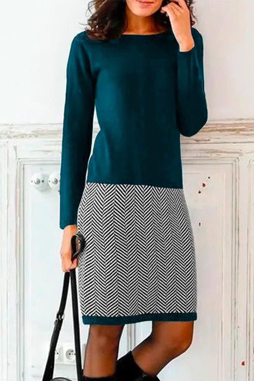 EM | Elegantes zweifarbiges Minikleid aus Strick