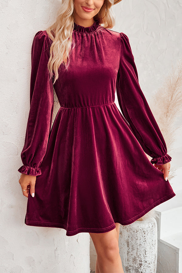 MW | Rollkragen Langärmeliges Minikleid aus Samt