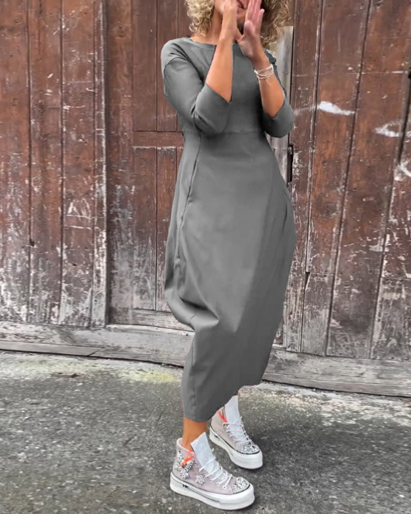 MW | Einfaches elegantes Kleid mit langen Ärmeln und Tasche in einfarbig
