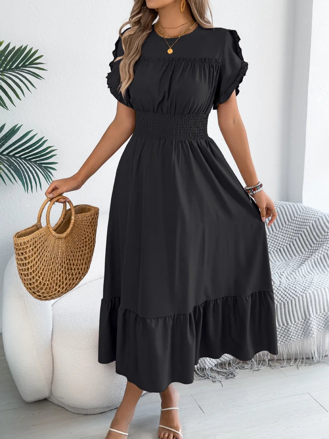 MW | Gesmoktes Midikleid mit Rundhalsausschnitt und Rüschen