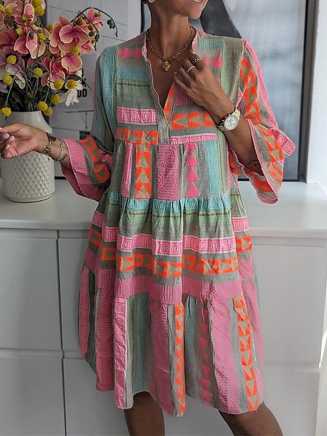 EM | Bedrucktes Kleid mit V-Ausschnitt