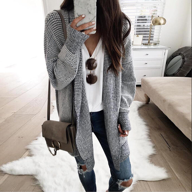 EM | Lockere Karo-Strickjacke
