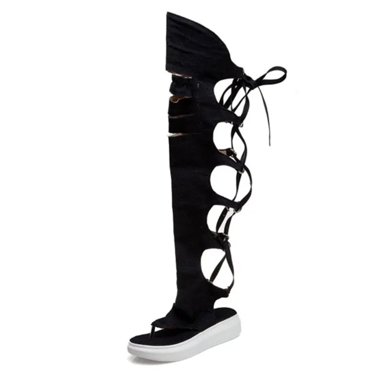 Modische und stützende orthopädische Sandalen