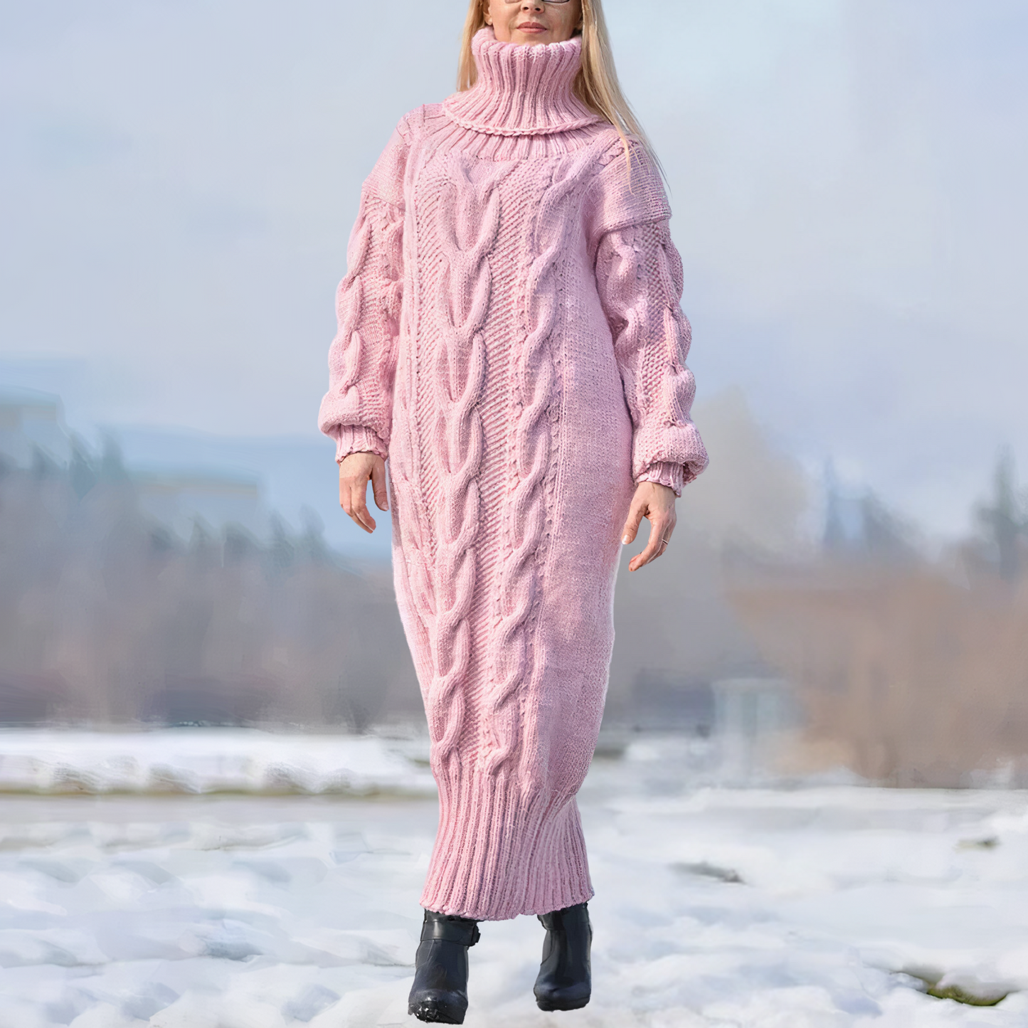 MW | langes Maxikleid mit hohem Kragen und Zopfstruktur