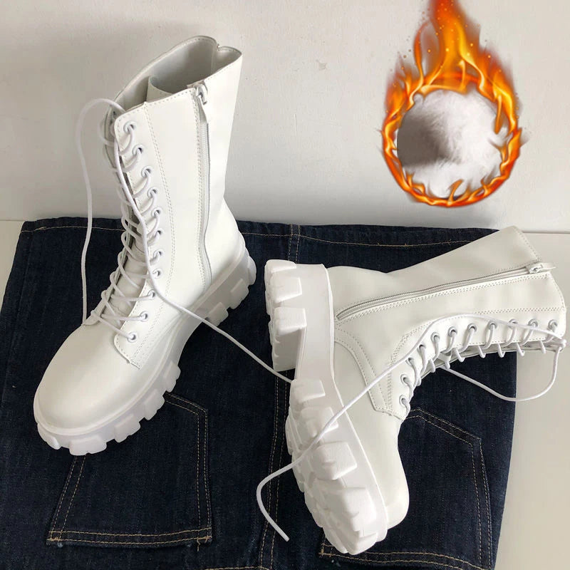 Elegante und stützende orthopädische Stiefel
