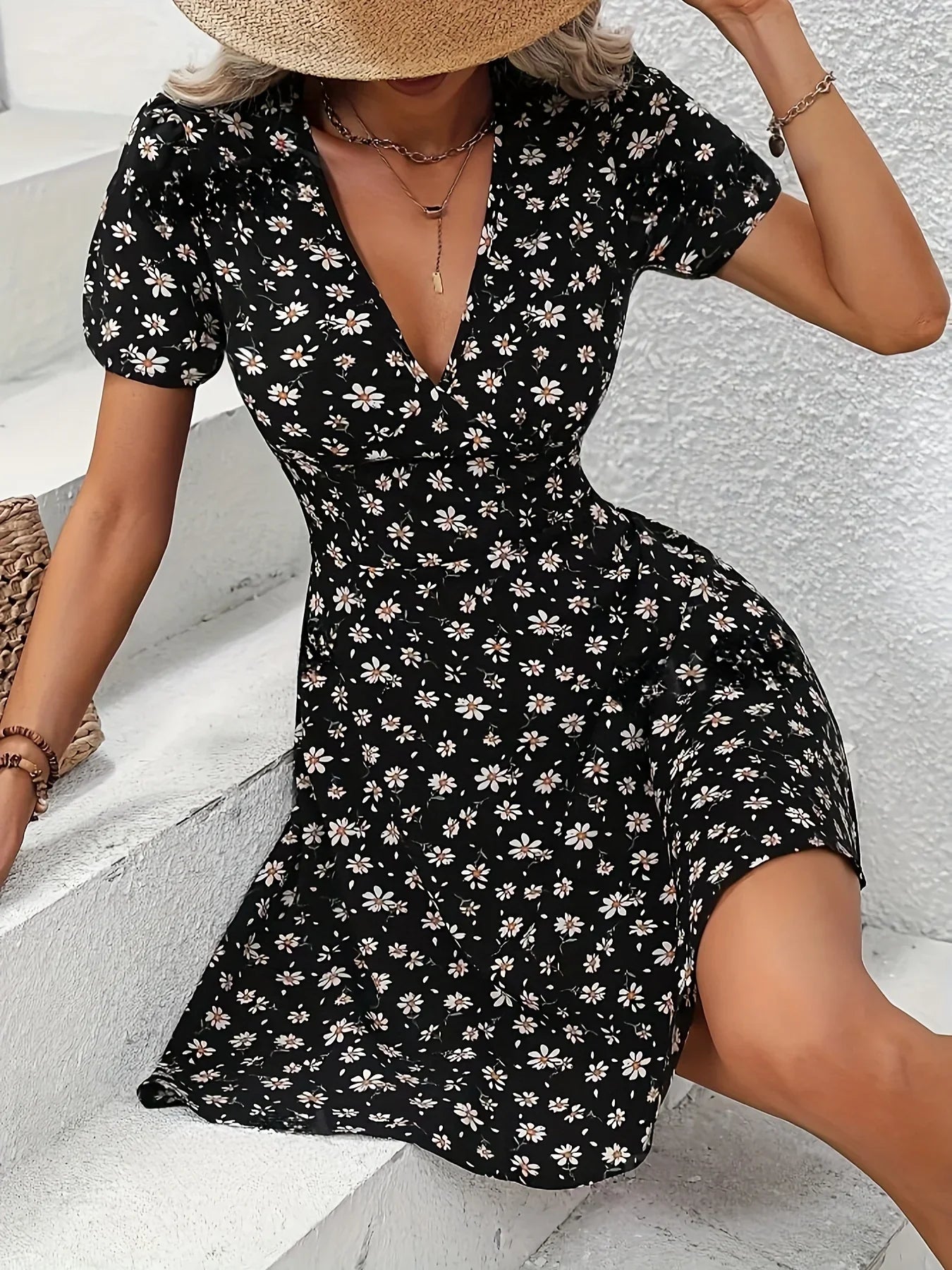 MW | Sommer Frauen Floral Print Mini Kleid V-Ausschnitt Puffärmel Casual Urlaub Kleid für Ausgehen und Party