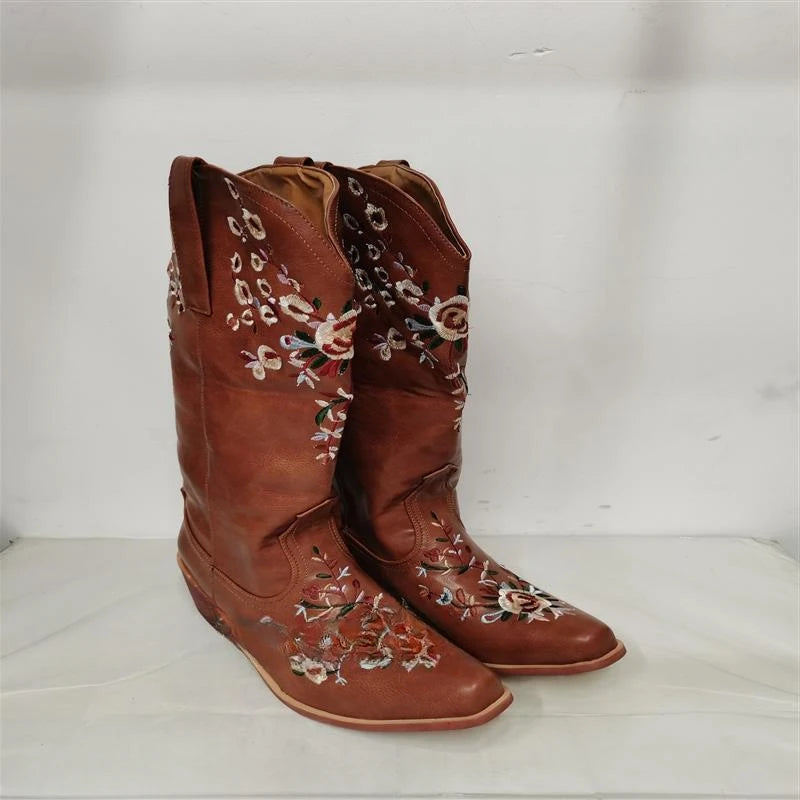 Bequeme und modische orthopädische Stiefel