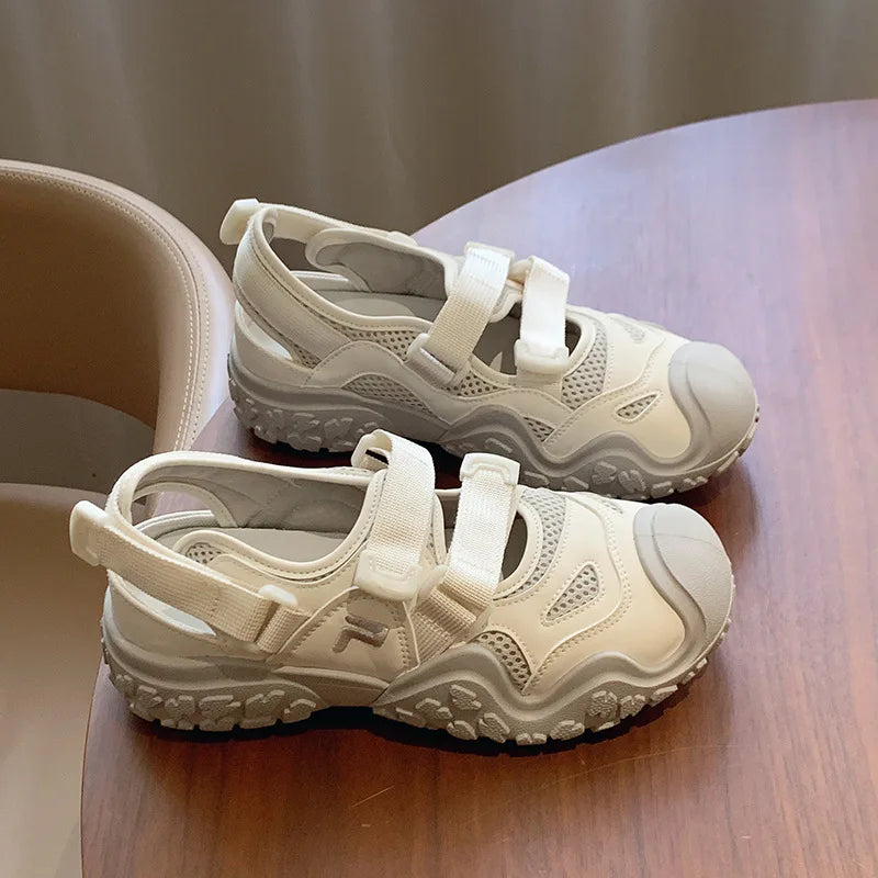Bequeme und modische orthopädische Sandalen