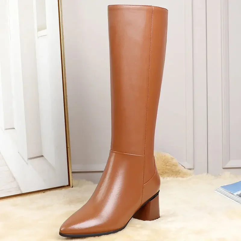 Stützende und stilvolle orthopädische Stiefel