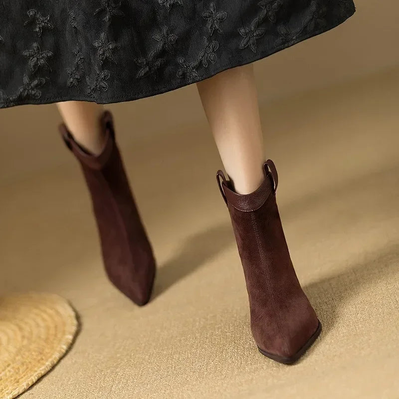 Bequeme und modische orthopädische Stiefel