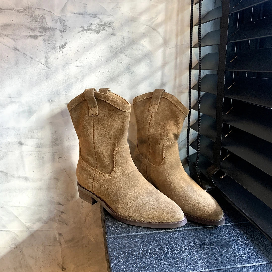 Modische und stützende orthopädische Stiefel