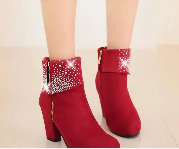 Maßgeschneiderte und bequeme orthopädische Stiefel