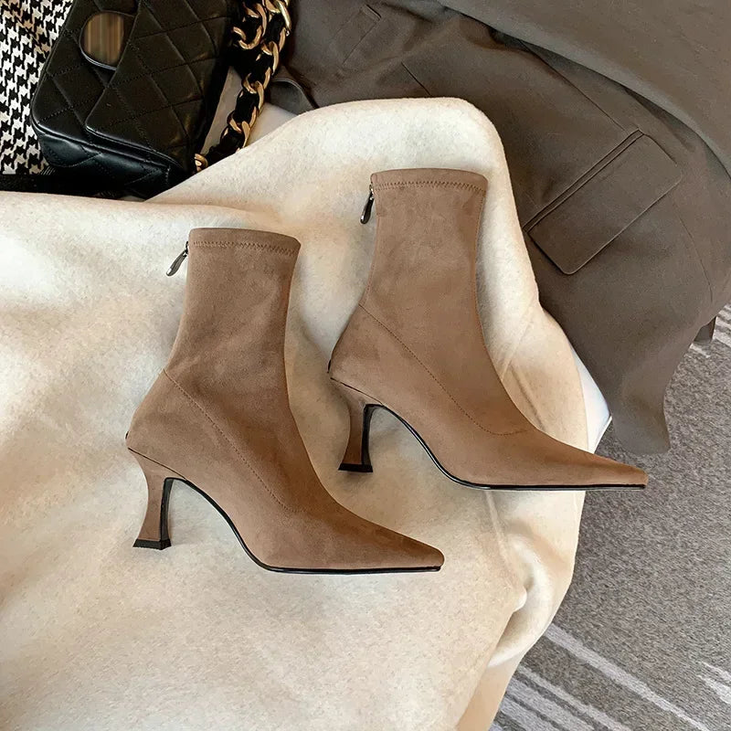Vielseitige und stützende orthopädische Stiefel