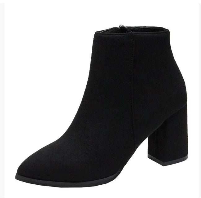 Modische und stützende orthopädische Stiefel