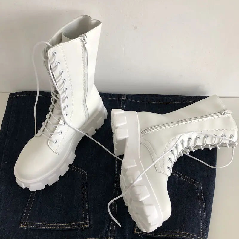 Elegante und stützende orthopädische Stiefel