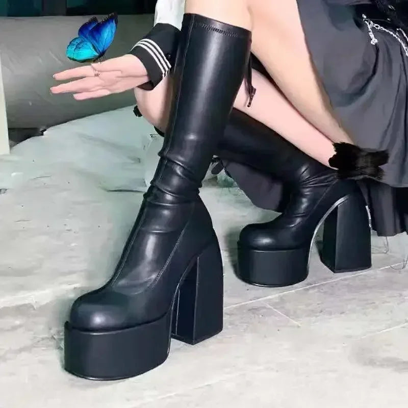 Bequeme und modische orthopädische Stiefel