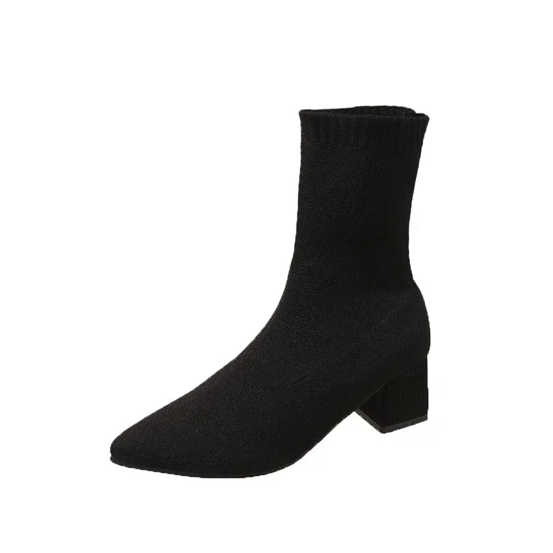 Elegante und stützende orthopädische Stiefel