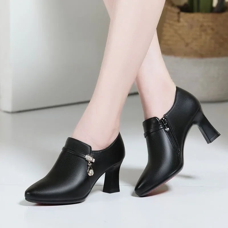 Vielseitige und stützende orthopädische Stiefel