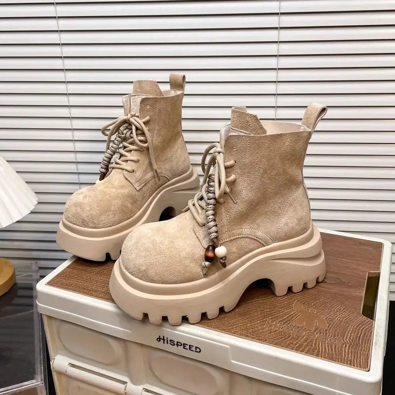 Bequeme und modische orthopädische Stiefel