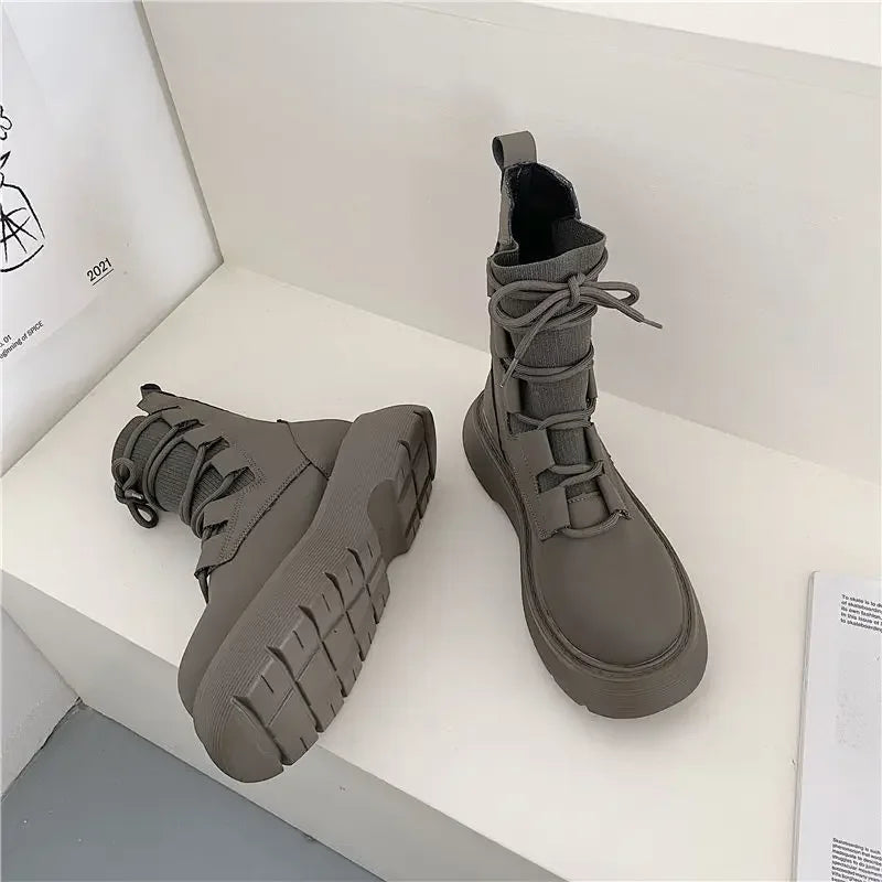 Bequeme und modische orthopädische Stiefel