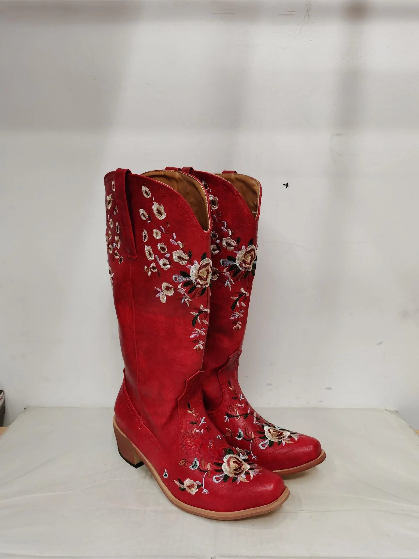 Bequeme und modische orthopädische Stiefel