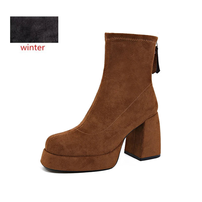 Stützende und trendige orthopädische Stiefel
