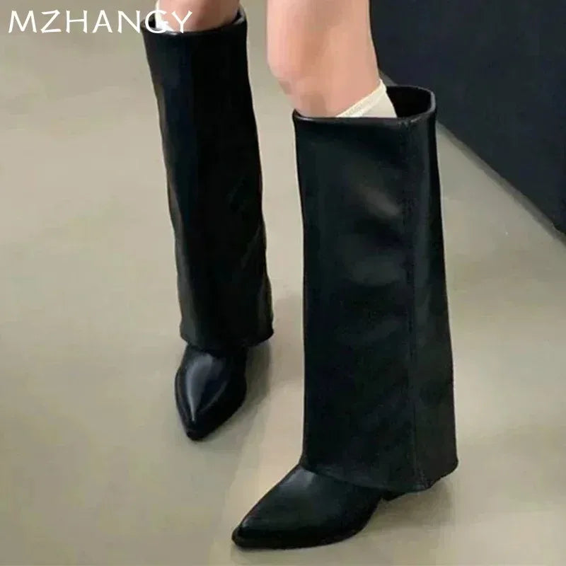 Modische und stützende orthopädische Absätze