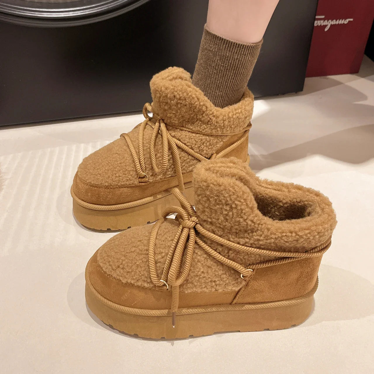 Maßgeschneiderte und bequeme orthopädische Stiefel