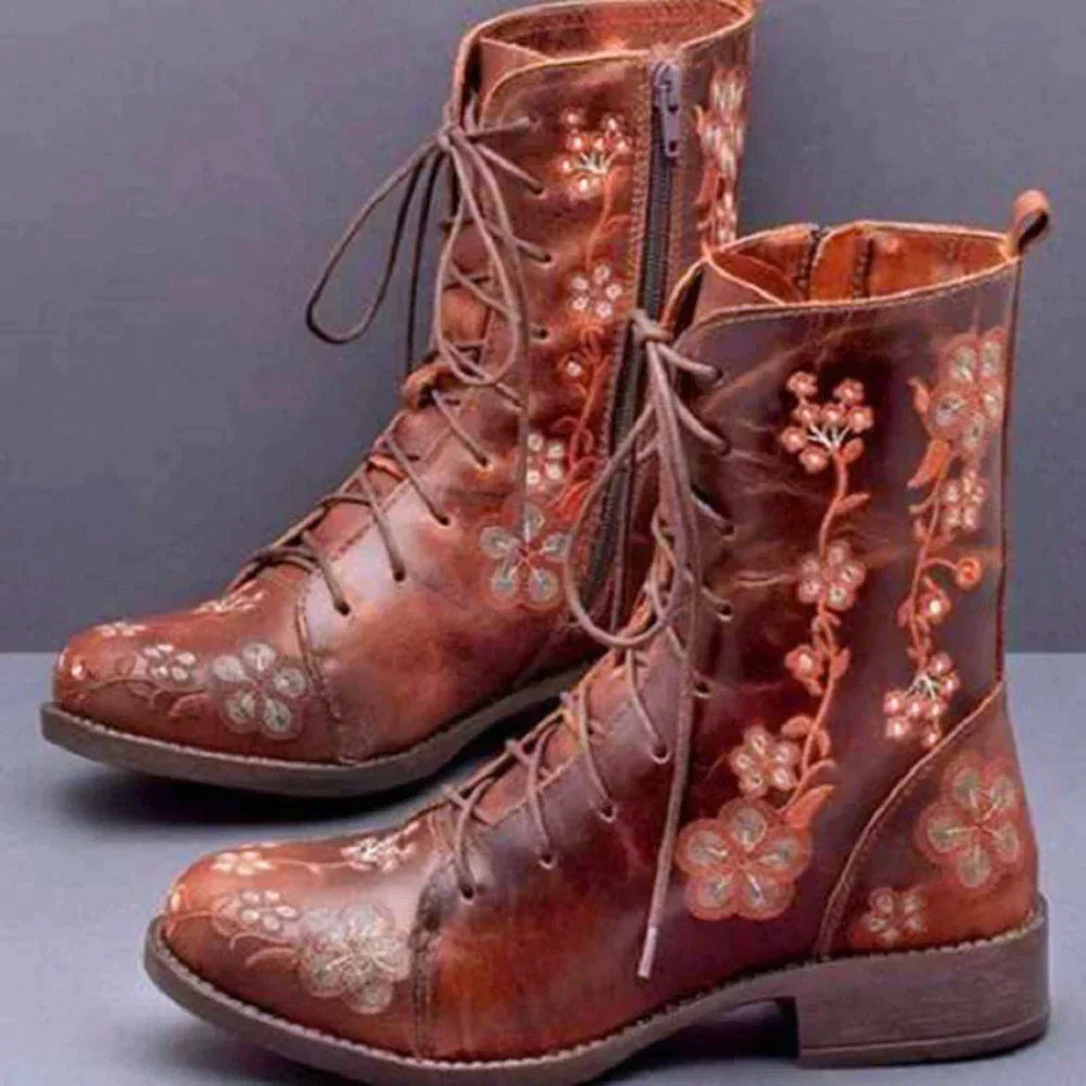 EM | Lässige florale Schnürstiefel
