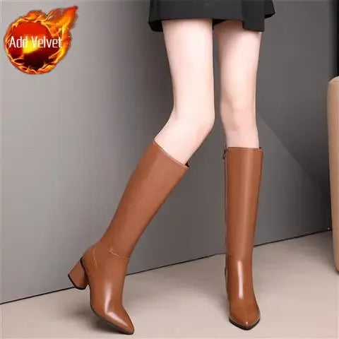 Stützende und stilvolle orthopädische Stiefel
