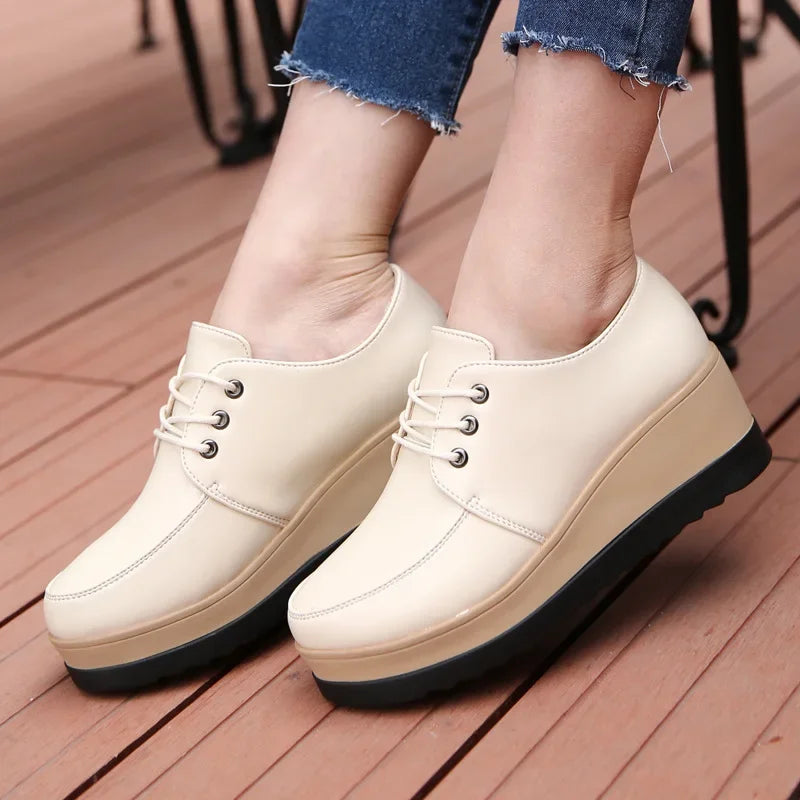 Lässige und stützende orthopädische Schuhe