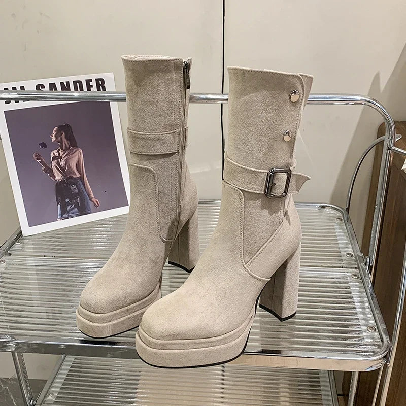 Bequeme und modische orthopädische Stiefel