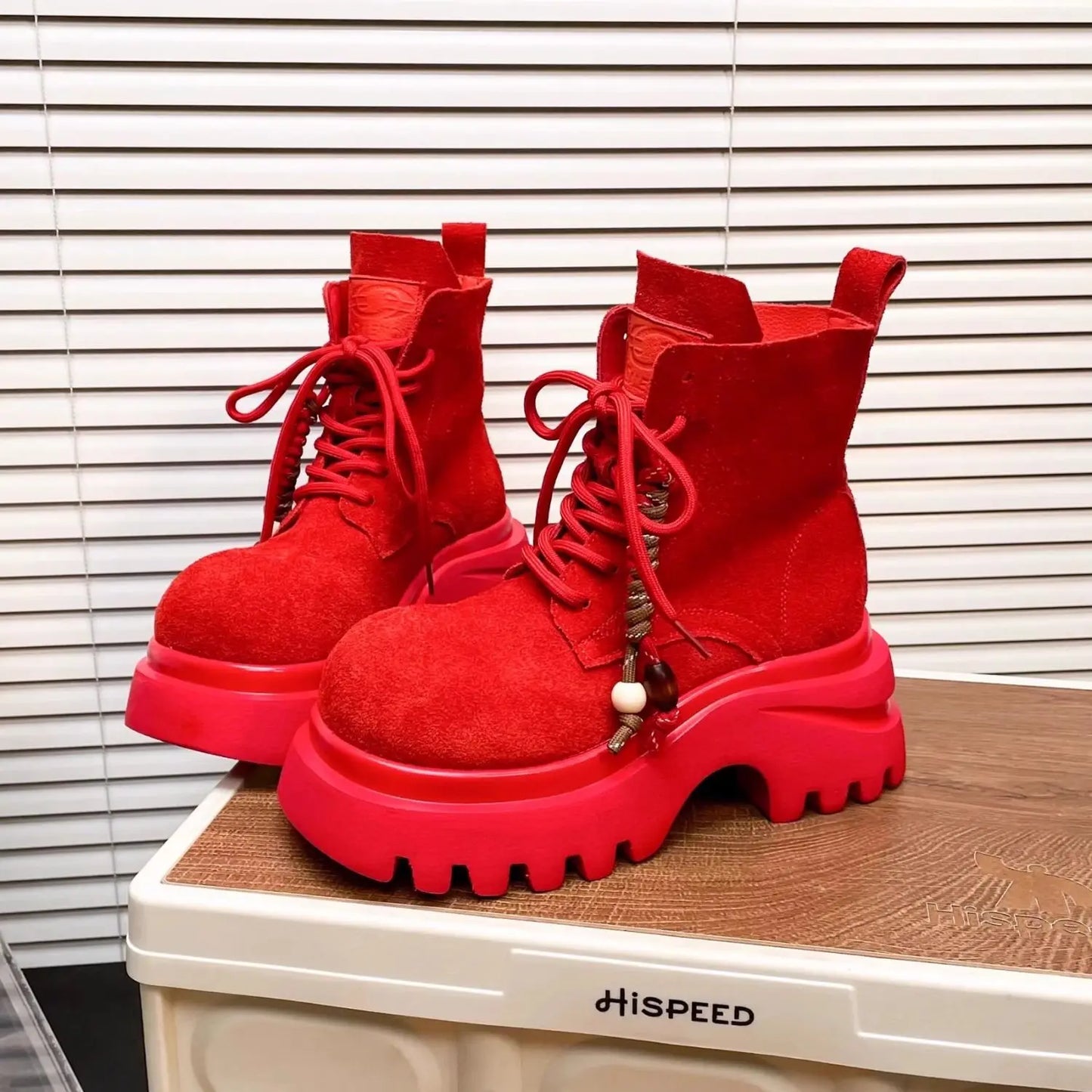 Bequeme und modische orthopädische Stiefel
