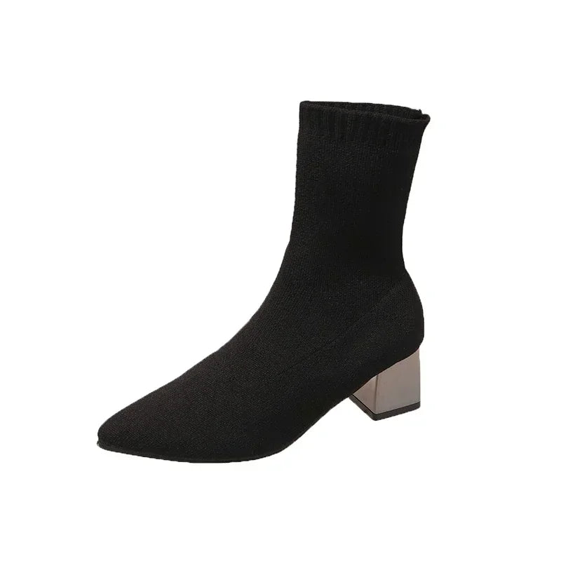 Elegante und stützende orthopädische Stiefel