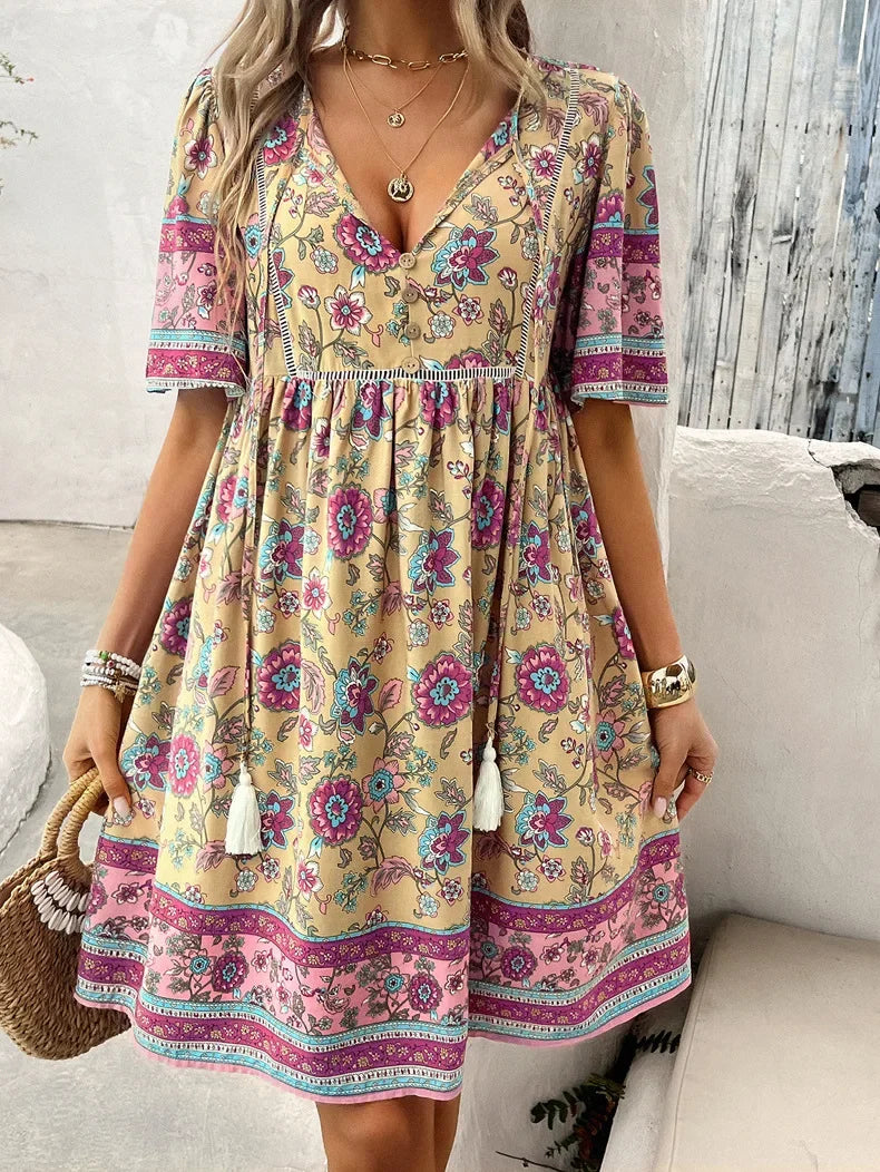 MW | Ariana™ Florales Boho-Minikleid mit V-Ausschnitt