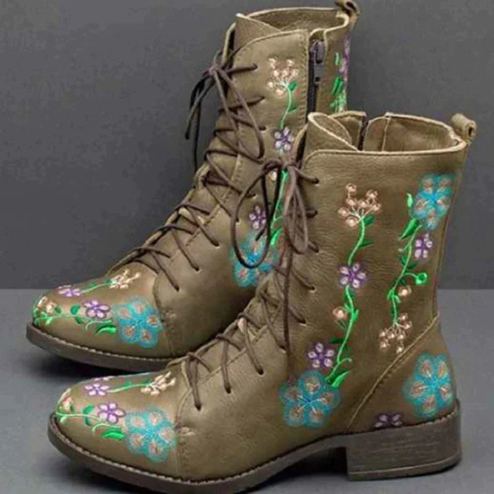 EM | Lässige florale Schnürstiefel