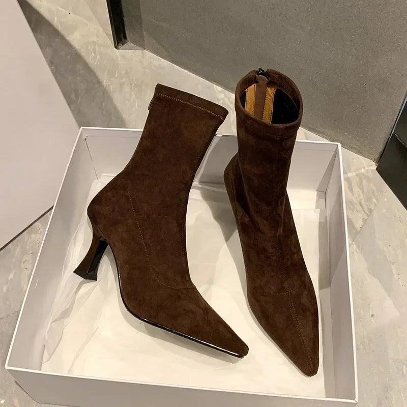 Vielseitige und stützende orthopädische Stiefel