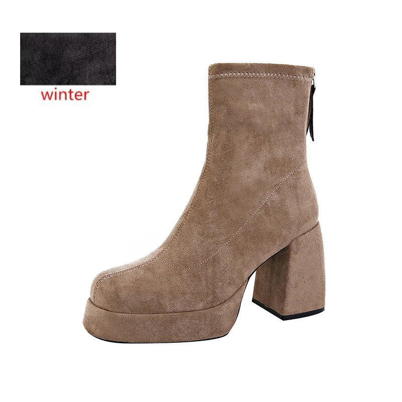 Stützende und trendige orthopädische Stiefel