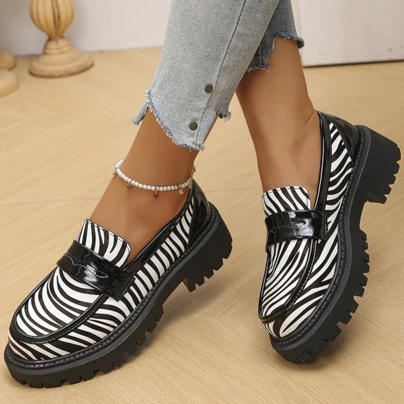 Bequeme und modische orthopädische Slipper