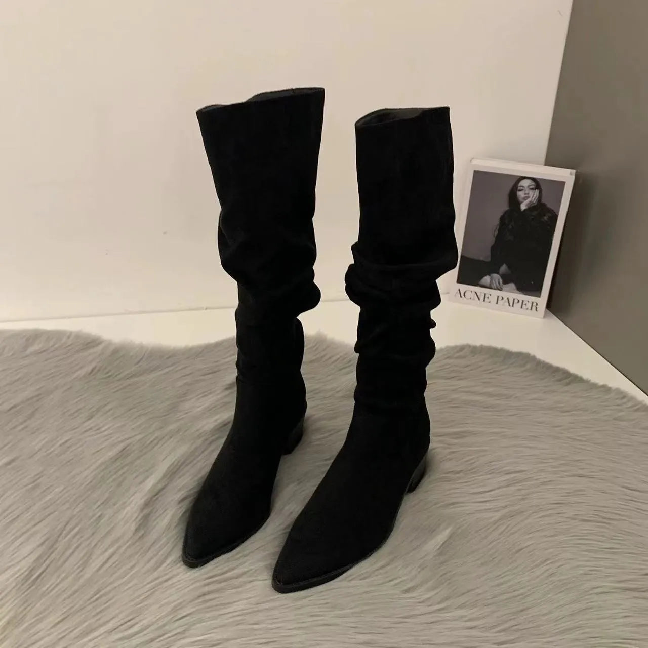 Stützende und trendige orthopädische Stiefel