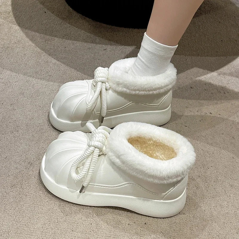 Elegante und stützende orthopädische Stiefel