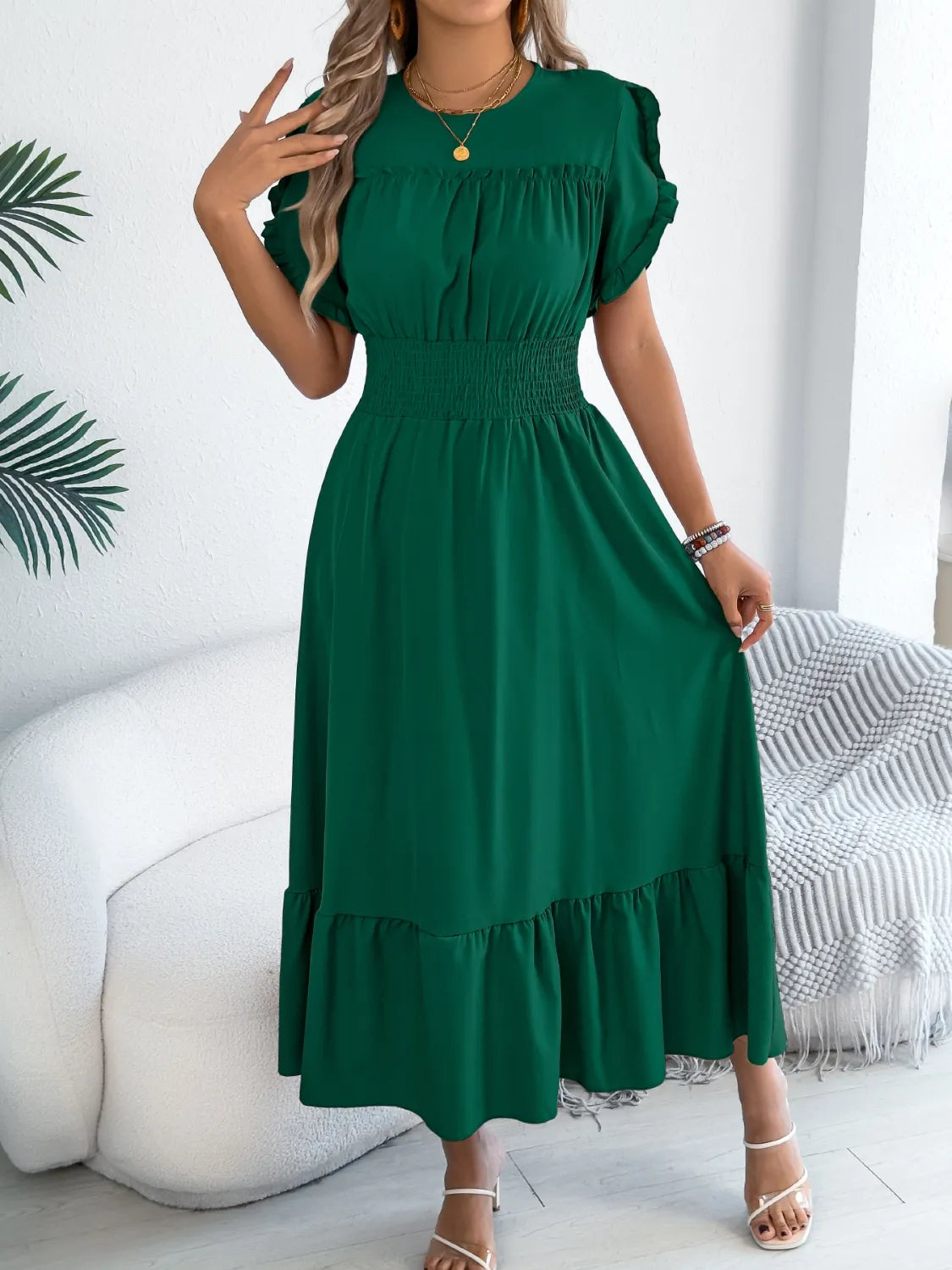 MW | Gesmoktes Midikleid mit Rundhalsausschnitt und Rüschen