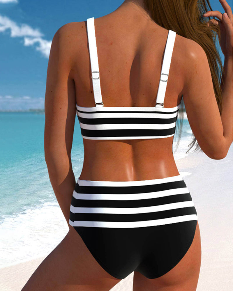 EM | Eleganter bunter Sommerbikini