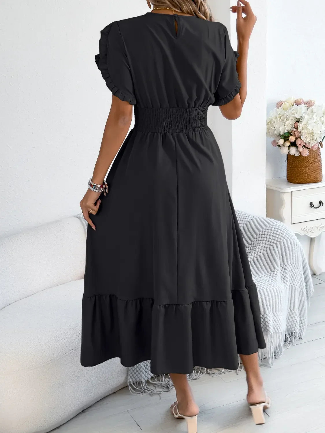 MW | Gesmoktes Midikleid mit Rundhalsausschnitt und Rüschen