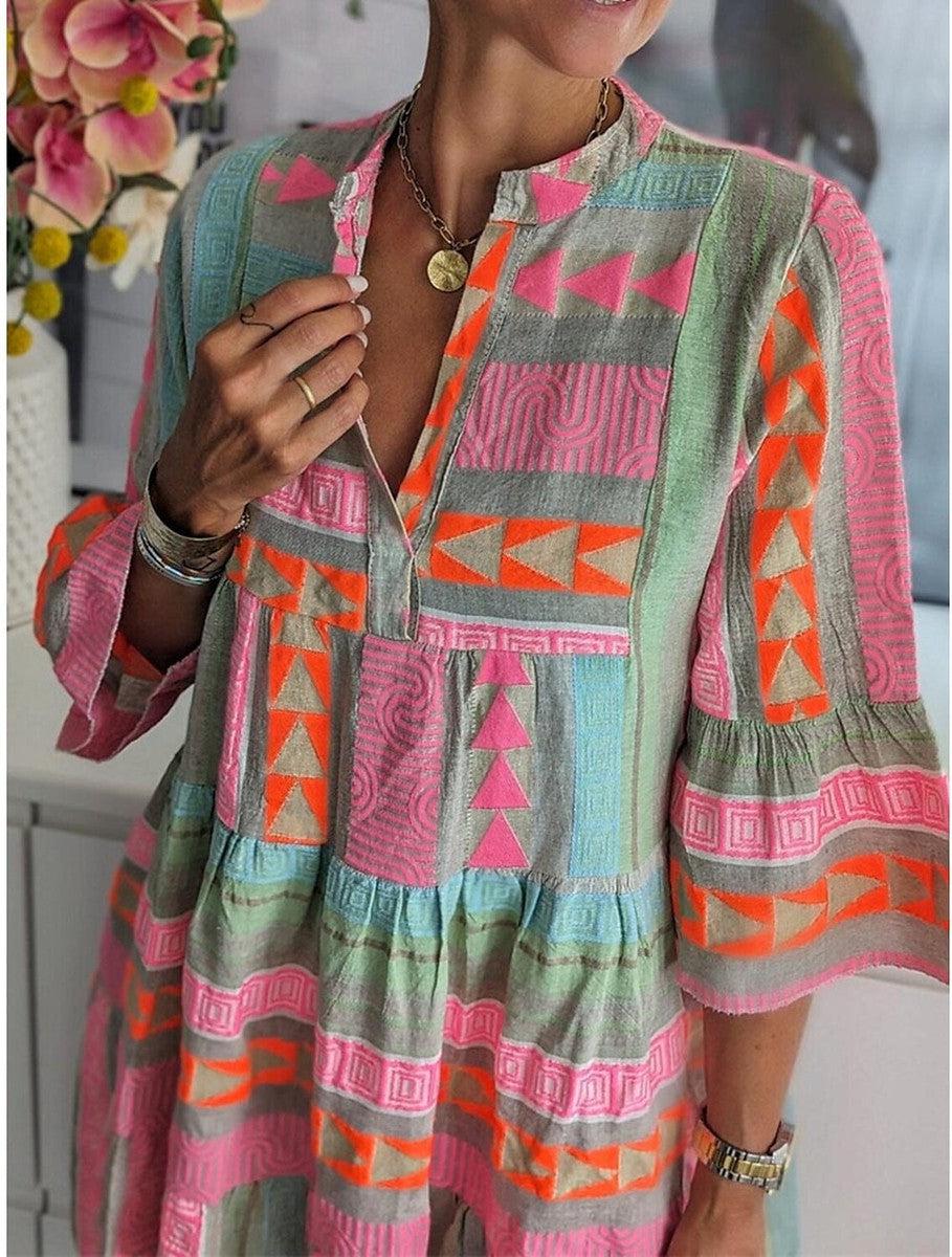 EM | Bedrucktes Kleid mit V-Ausschnitt