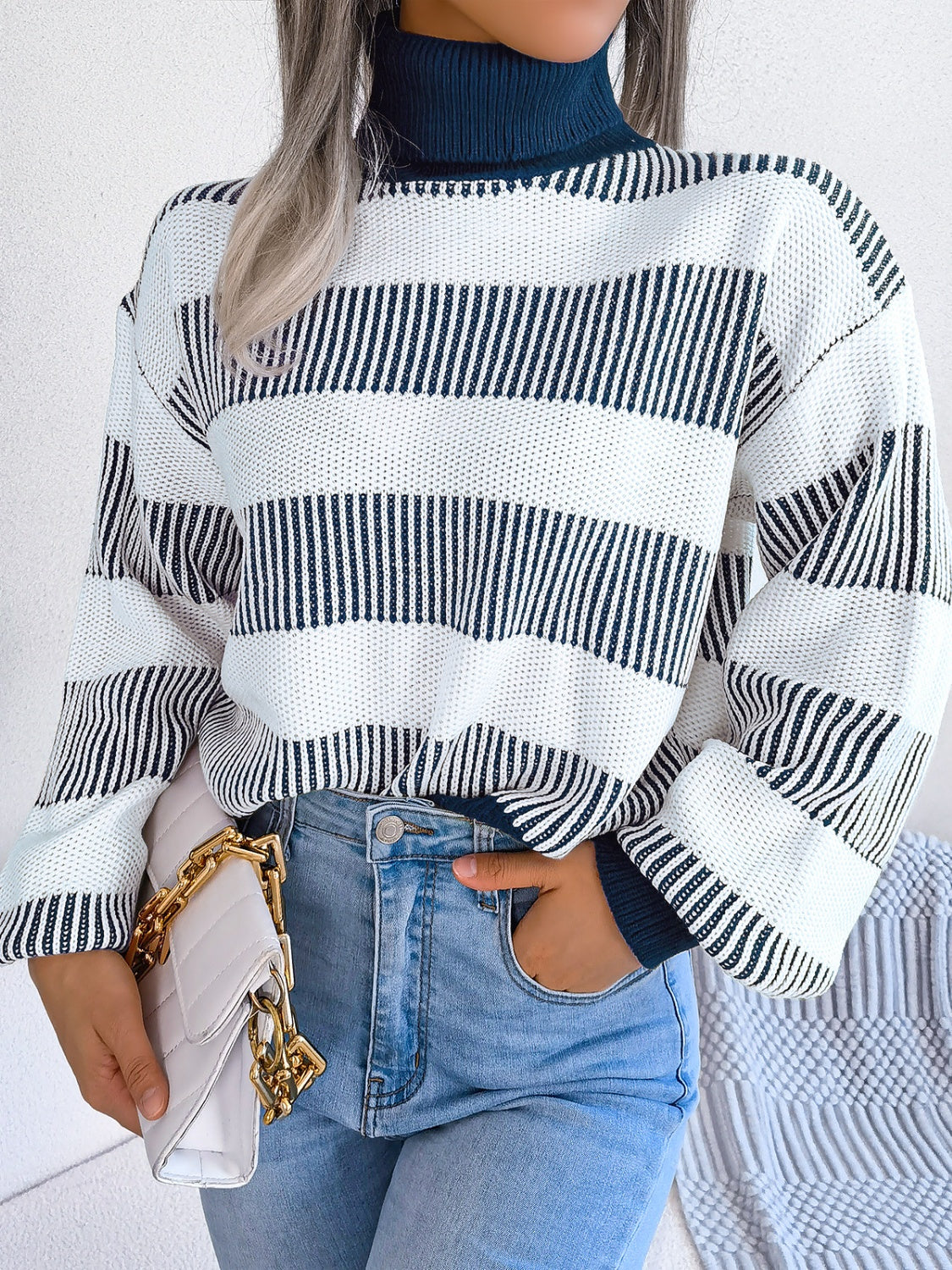 MW | Modischer und minimalistischer Pullover