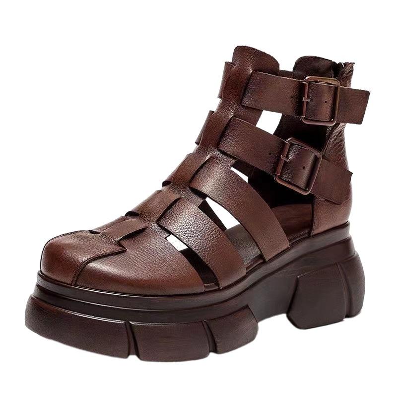 EM | Klobige Gladiatorensandalen mit mehreren Riemen