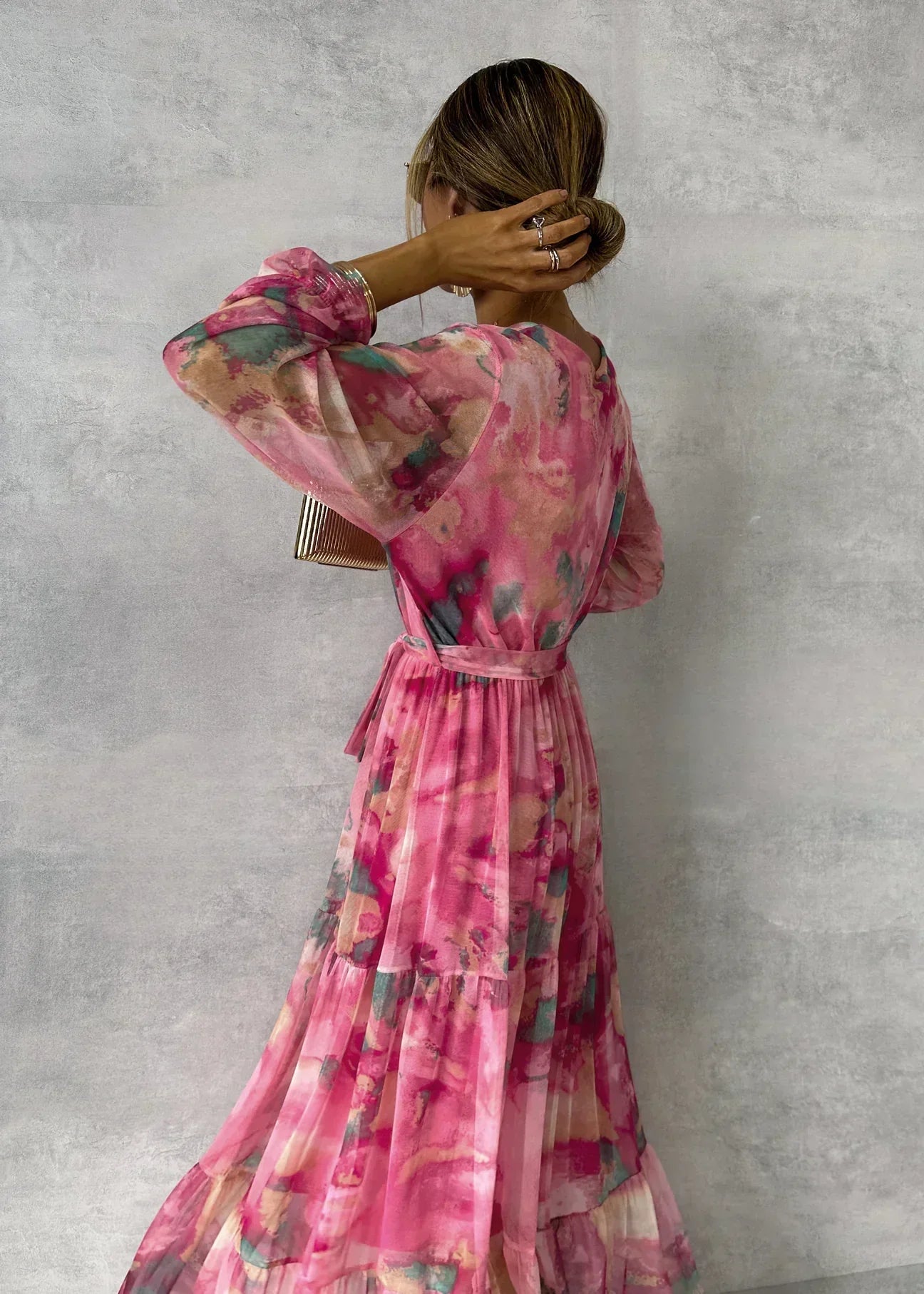 MW | Langärmeliges Sommerkleid in modernem Schnitt