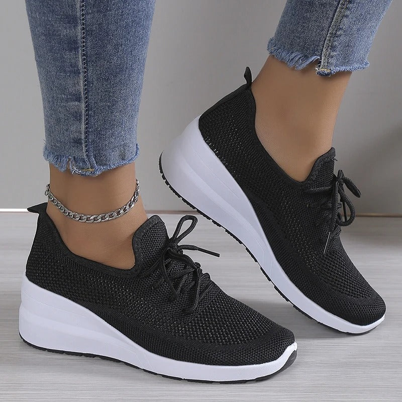 EM | Stricksneaker mit Schnürverschluss