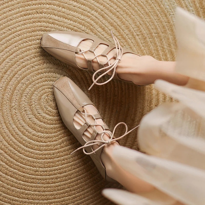 EM | Sandalen mit Schnürsenkeln